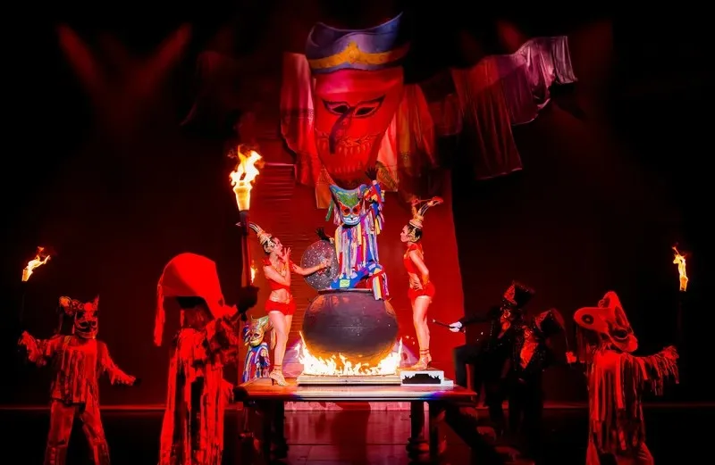 The fire scene in the Phuket FantaSea show