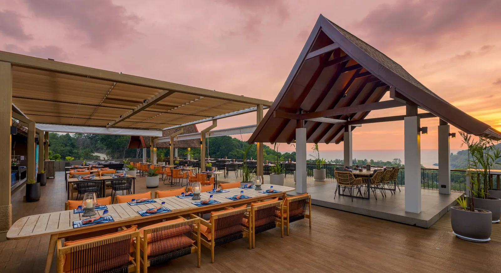 Sizzle Rooftop Re taurant