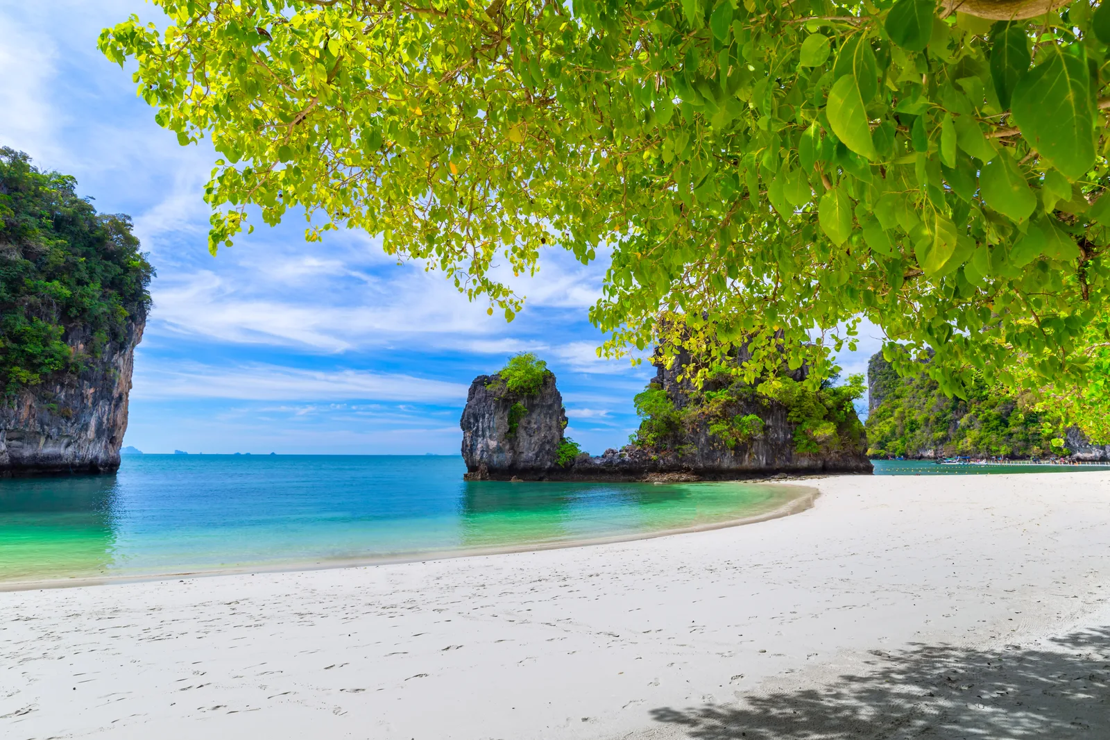 Hong Island among the limestone cliffs