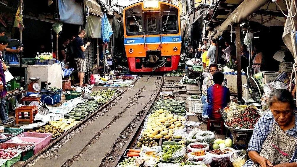 Amphawa — The Market and the Fireflies