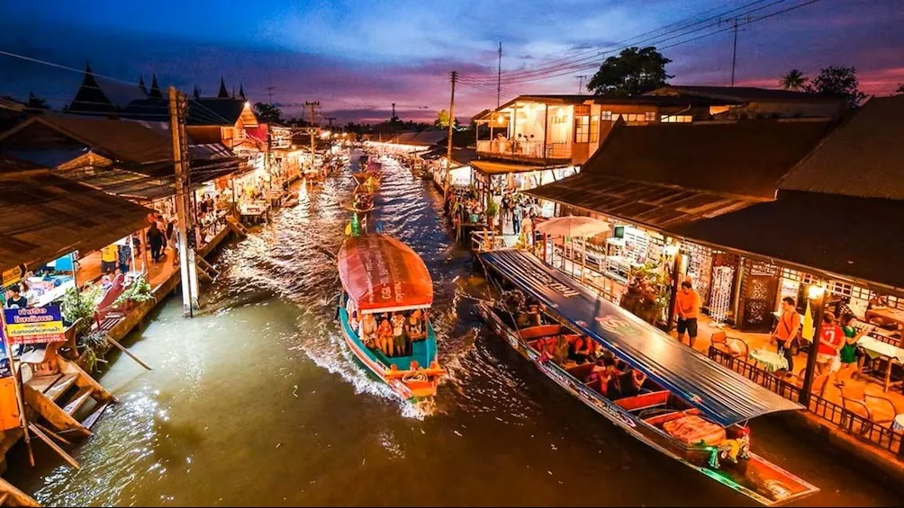 Amphawa — The Market and the Fireflies