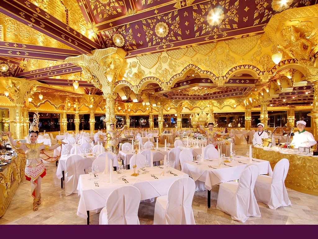 The golden dining hall before the show