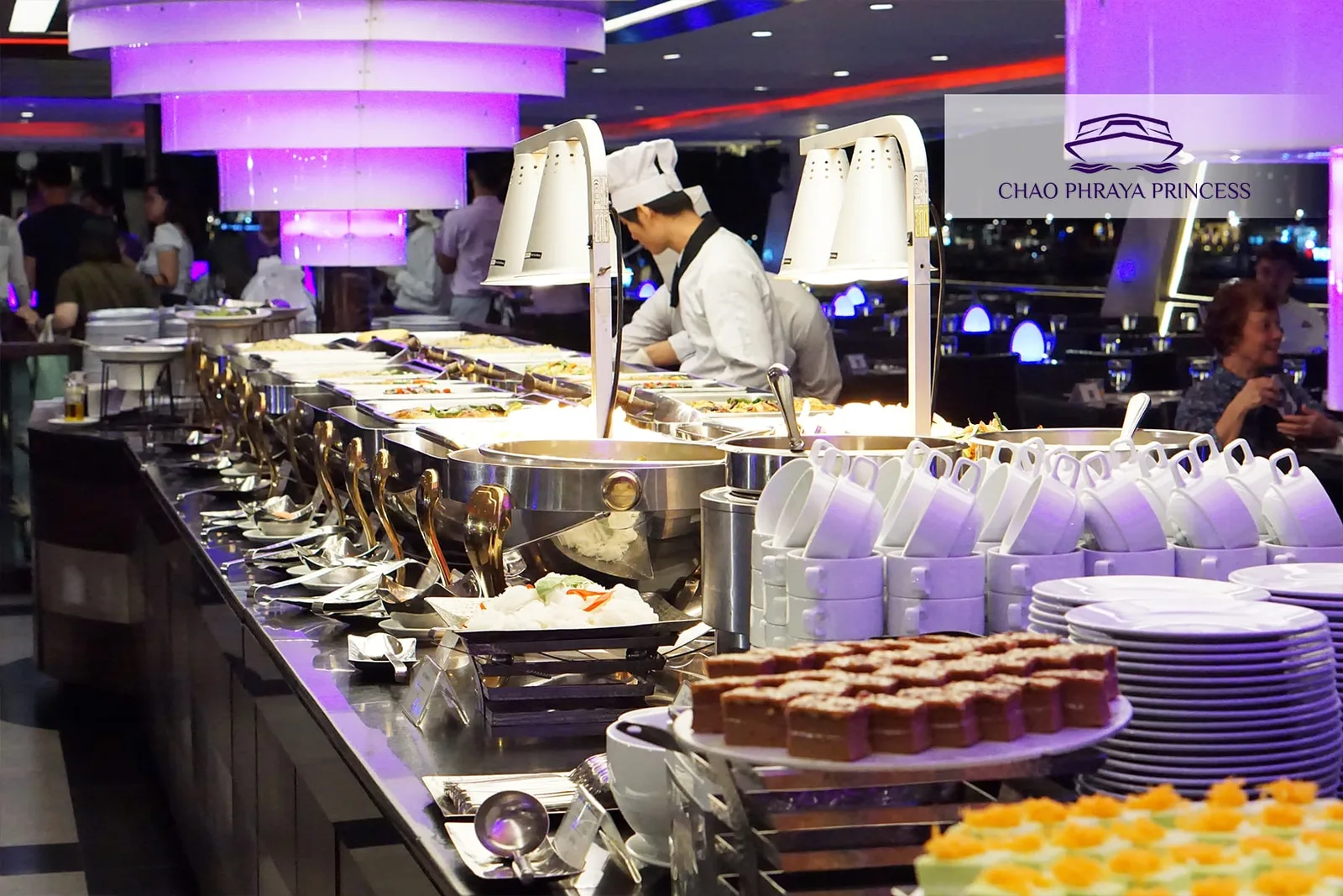 Dinner cruise with Indian buffet in Bangkok