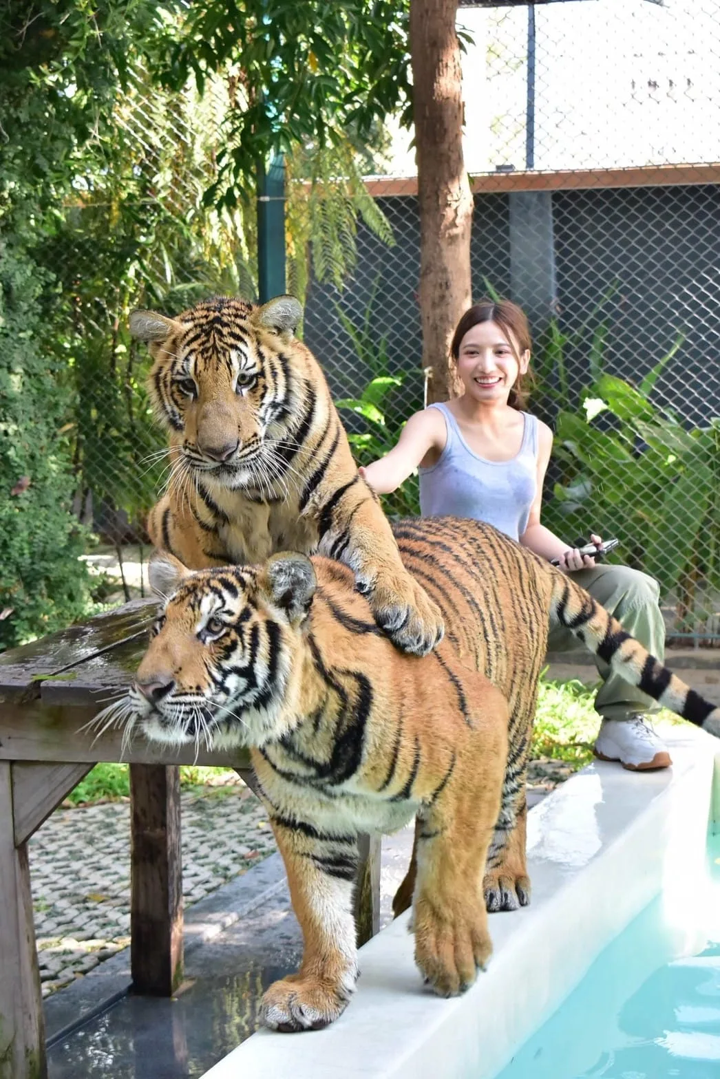 Photo with a tiger cub