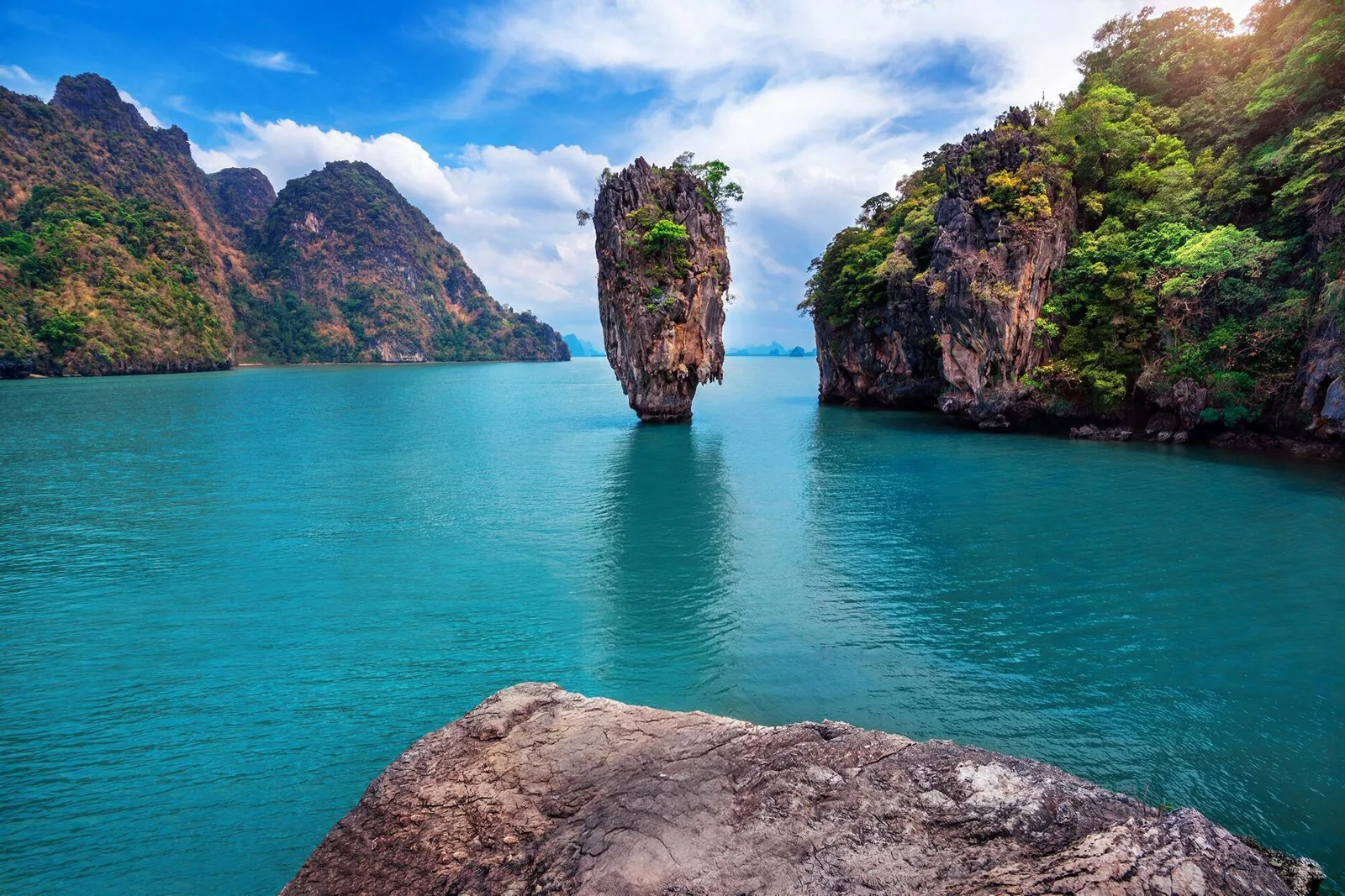 The turquoise waters of the bay