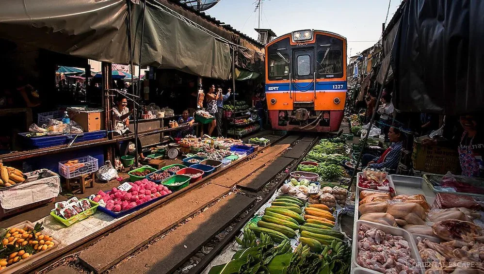 Amphawa — The Market and the Fireflies
