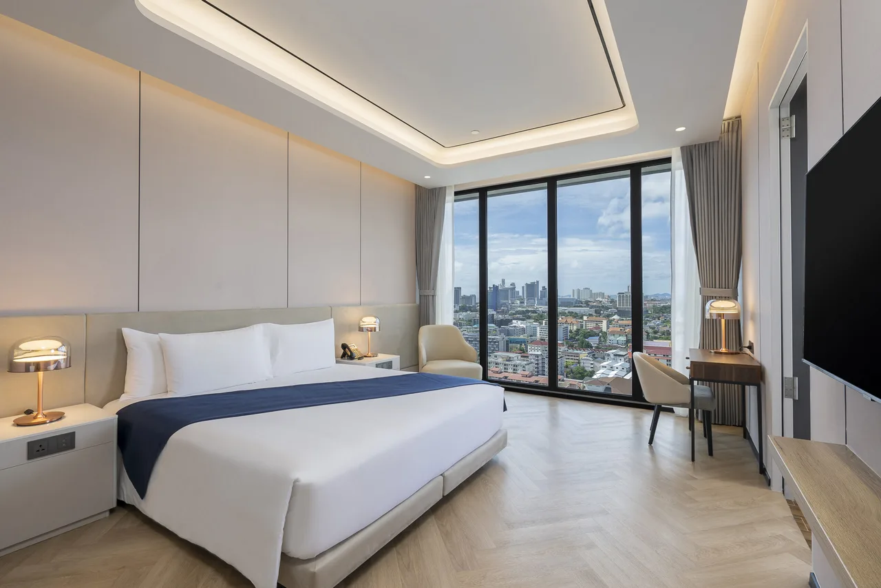 Honeymoon Suites