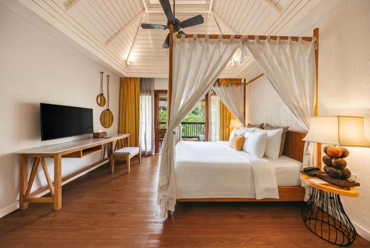 Tropical Canopy Room