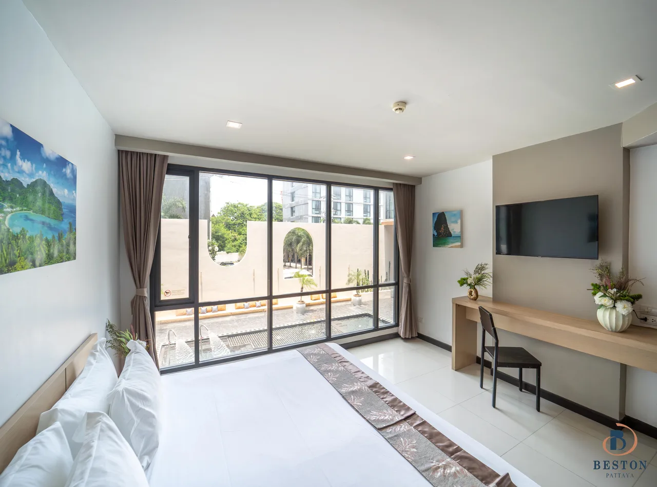 Superior King Room with Pool View