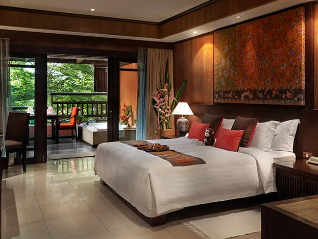 Deluxe Room with Outdoor Jacuzzi
