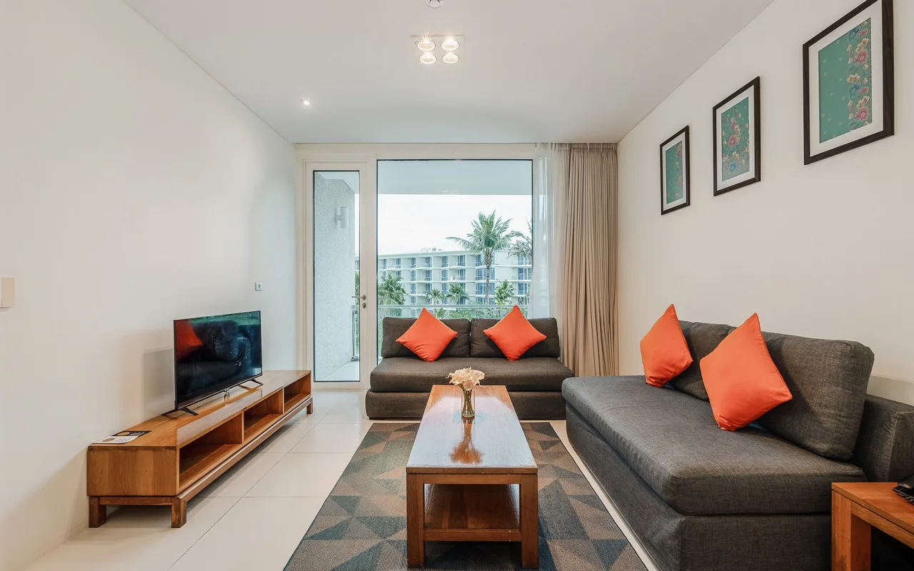 1 Bedroom Suite with Kitchen and Balcony