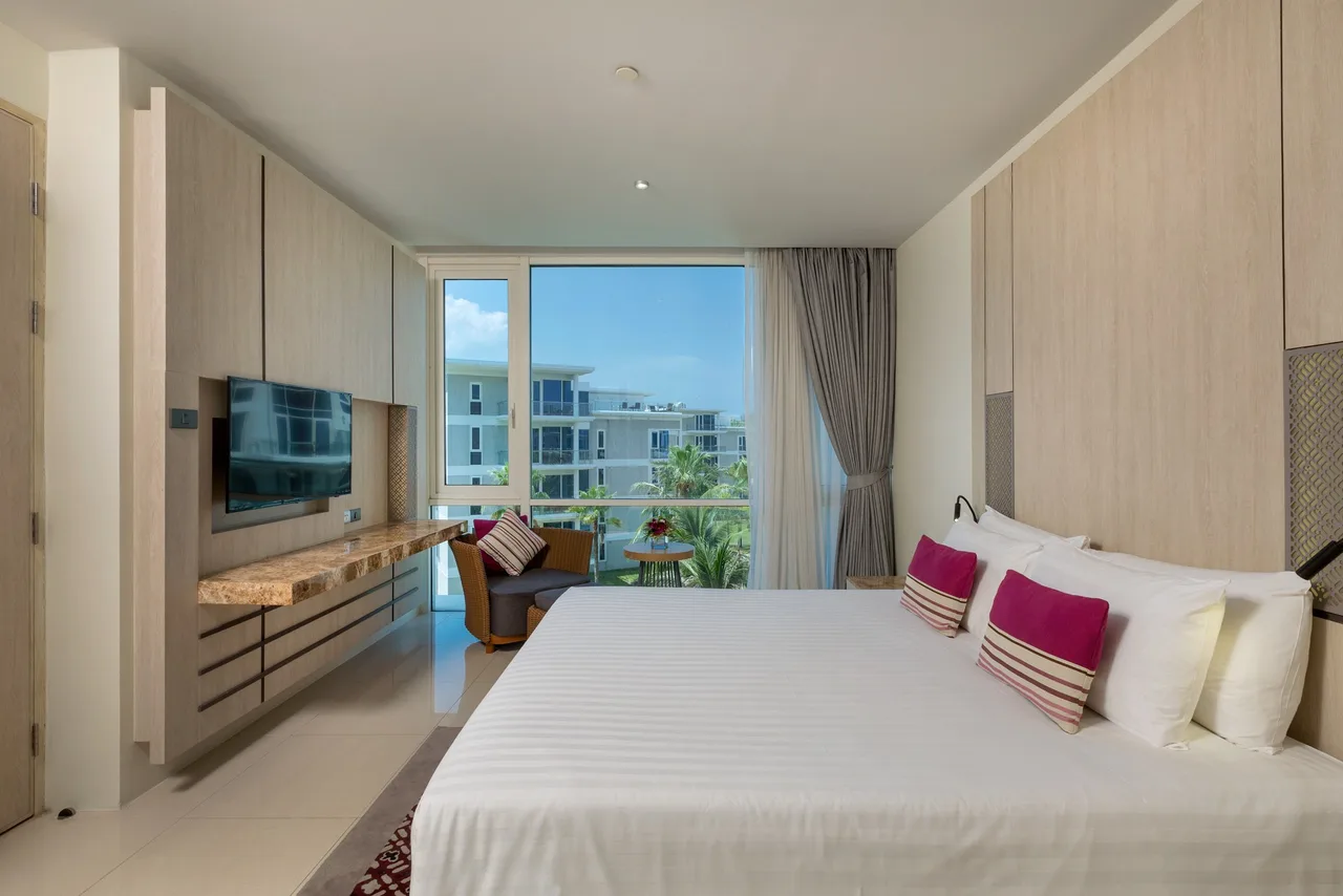 Executive 1 Bedroom Family Suite No Balcony