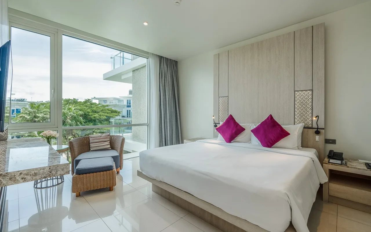 Executive 1 Bedroom Family Suite with Balcony