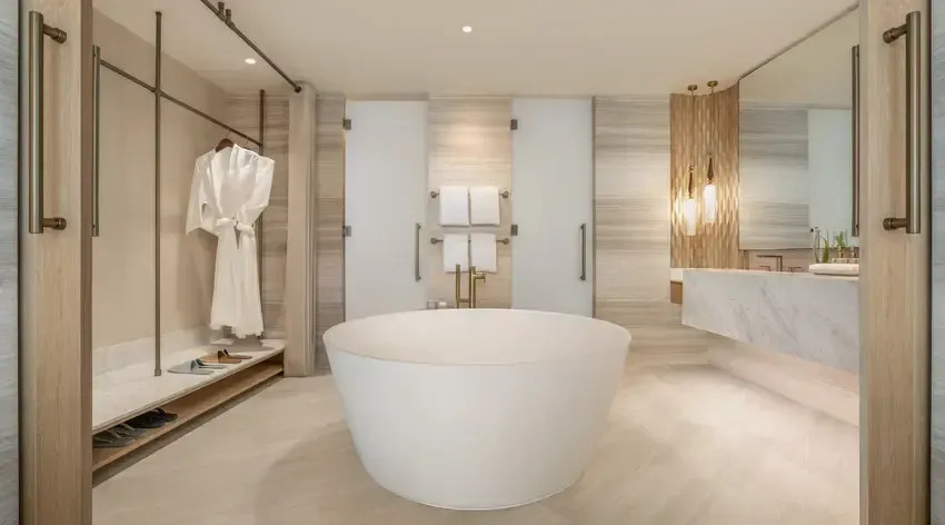 Luxury Ocean Suite — סוויטת לאקשרי עם נוף לים