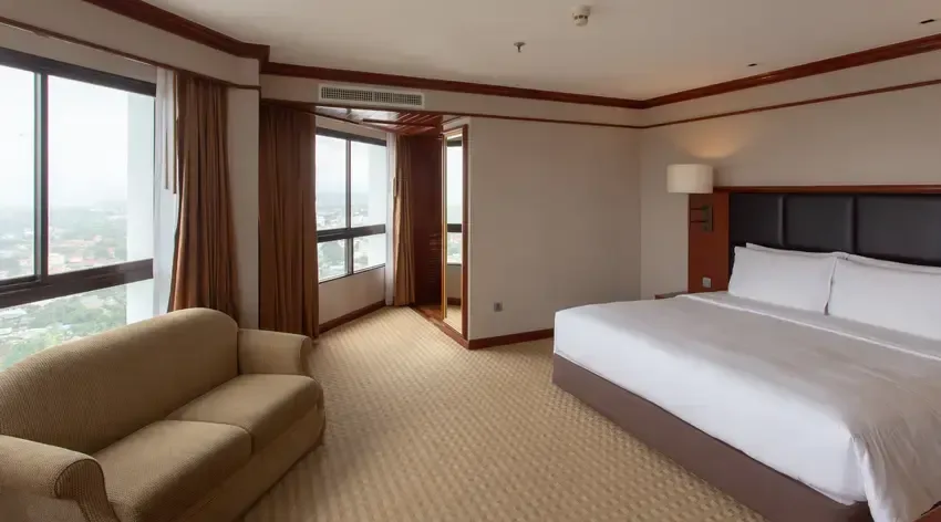 Deluxe Suite