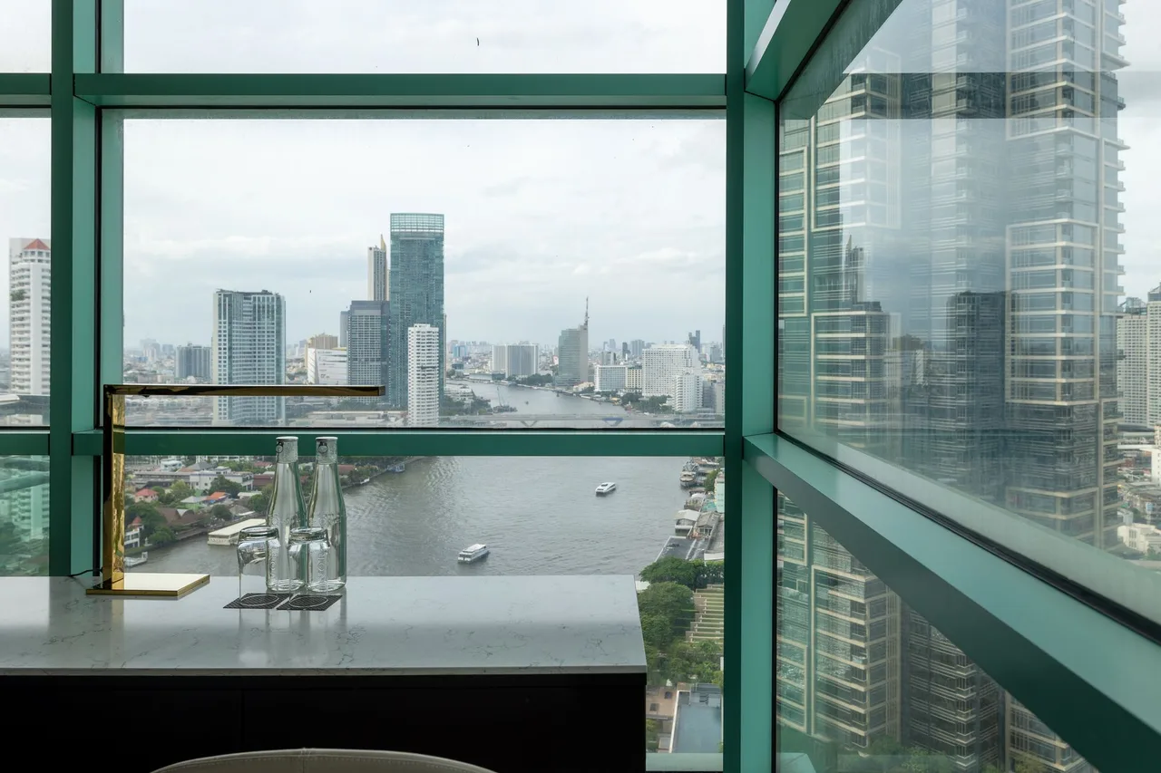 Grand Deluxe Twin River View