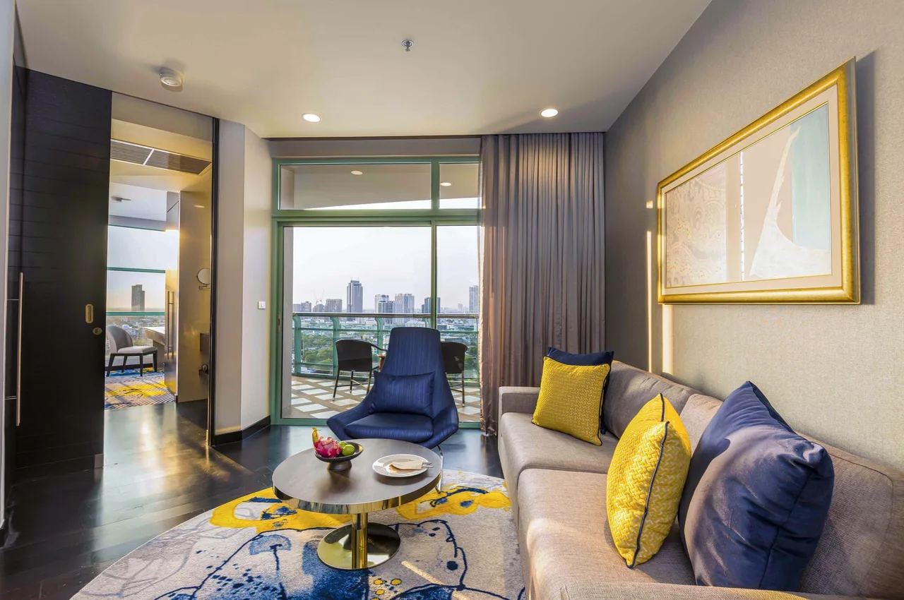 One Bedroom Skyline Suite King Bed