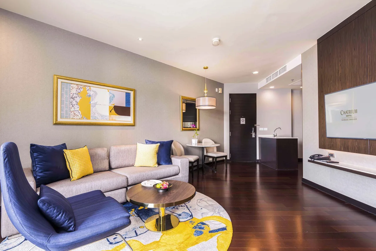 One Bedroom Suite Twin City View