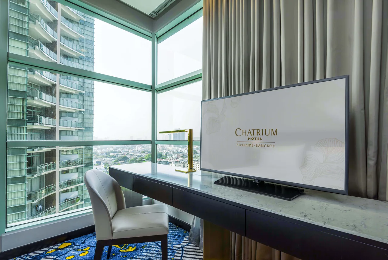 One Bedroom Suite Twin City View
