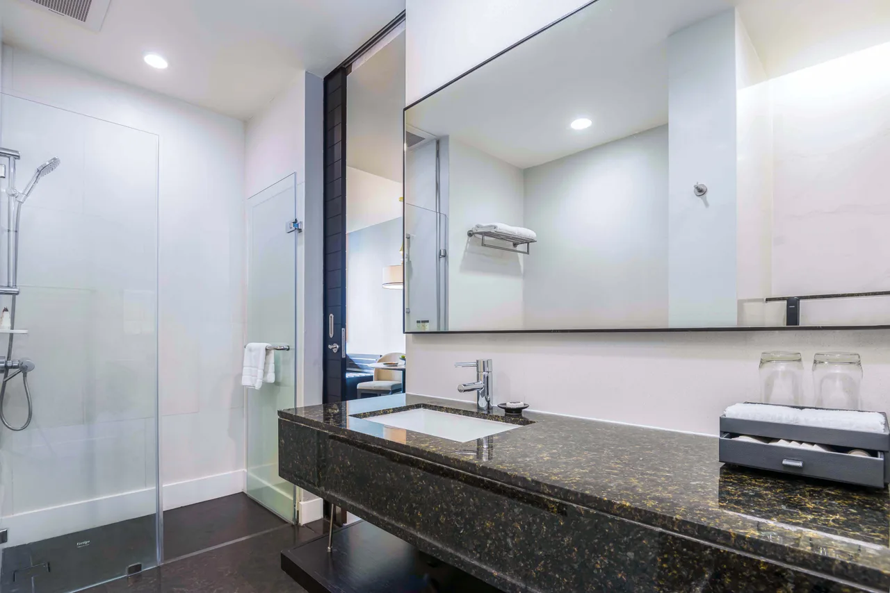 One Bedroom Suite Twin City View