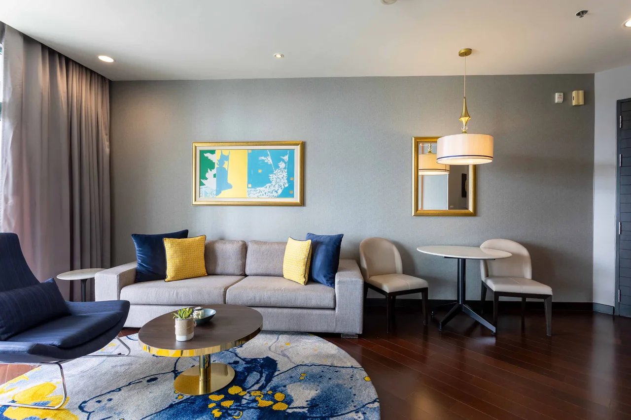One Bedroom Suite Twin River View