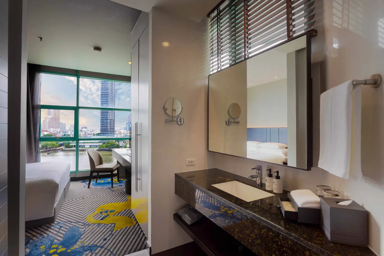 One Bedroom Suite Twin River View
