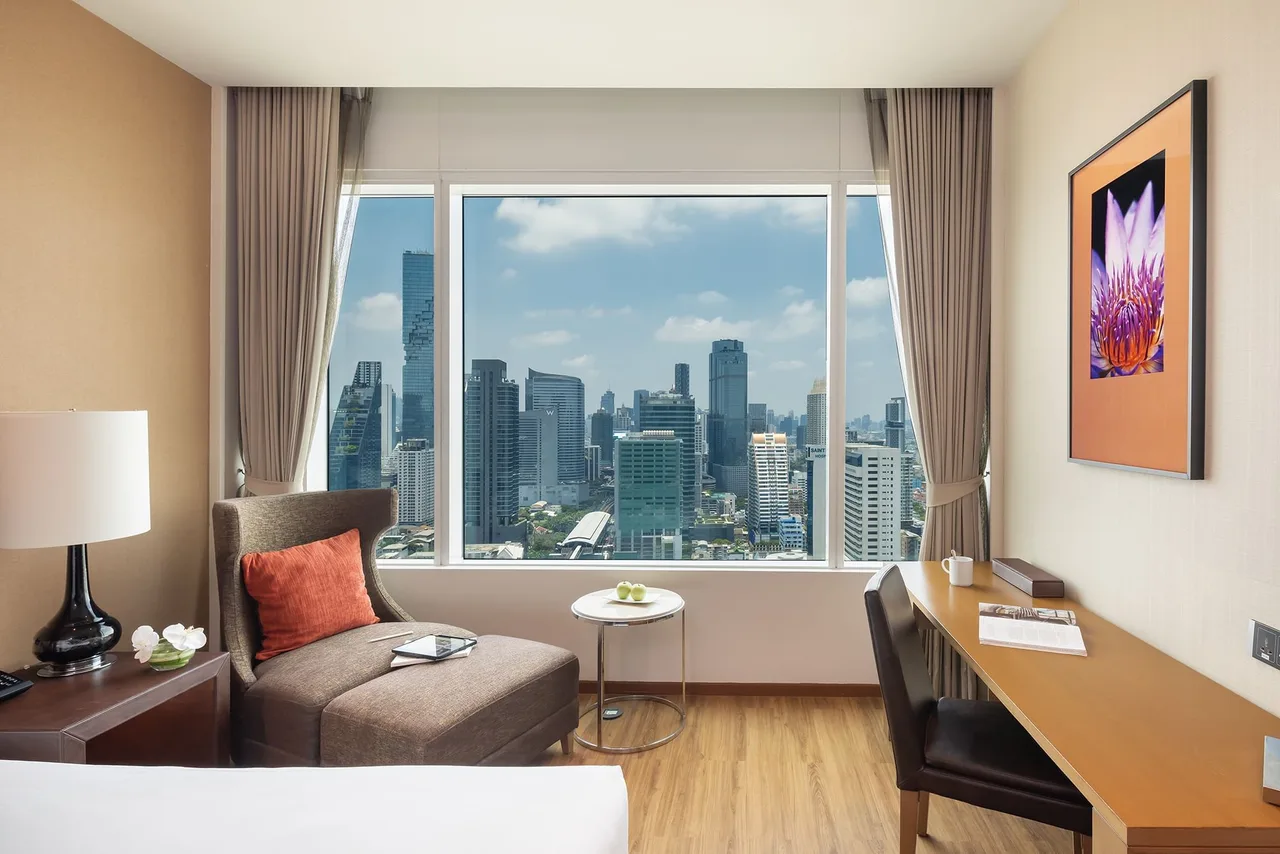 Executive Superior Sky Mahanakhon with Lounge access