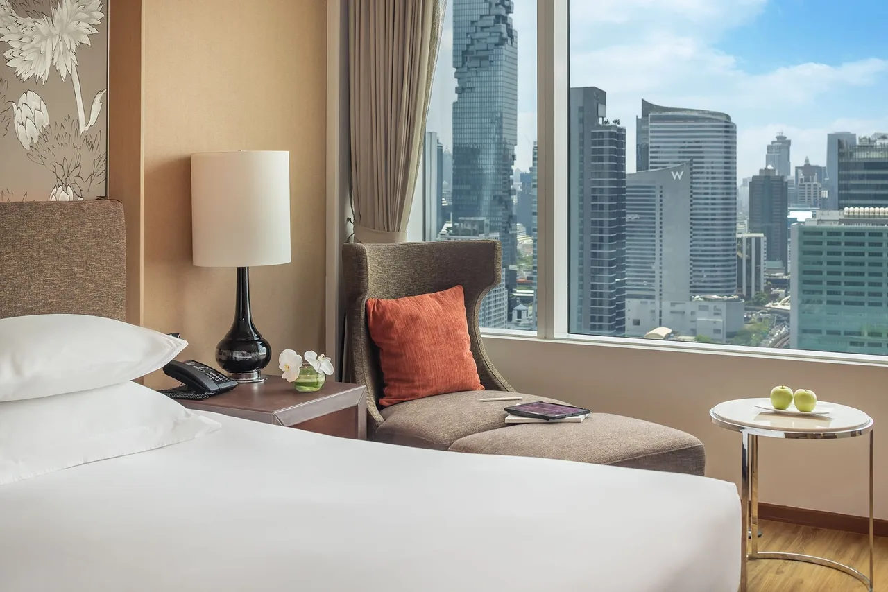 Executive Superior Sky Mahanakhon with Lounge access
