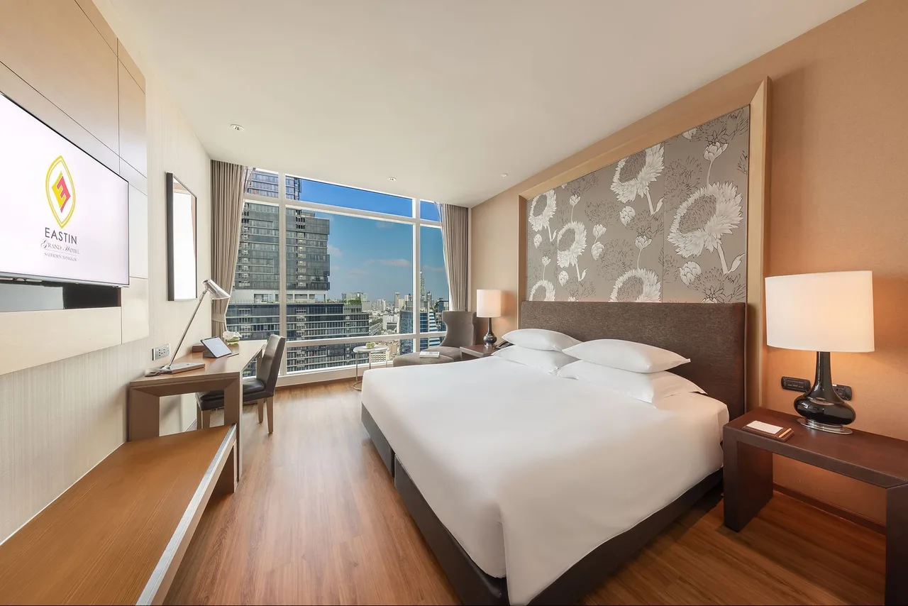 Executive Superior Sky with Lounge access