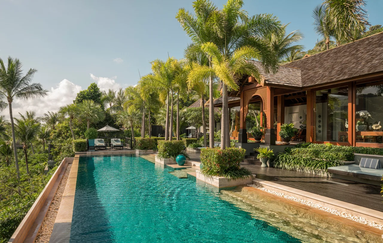 Four-Bedroom Presidential Residence Villa with Pool — مسكن رئاسي بأربع غرف نوم