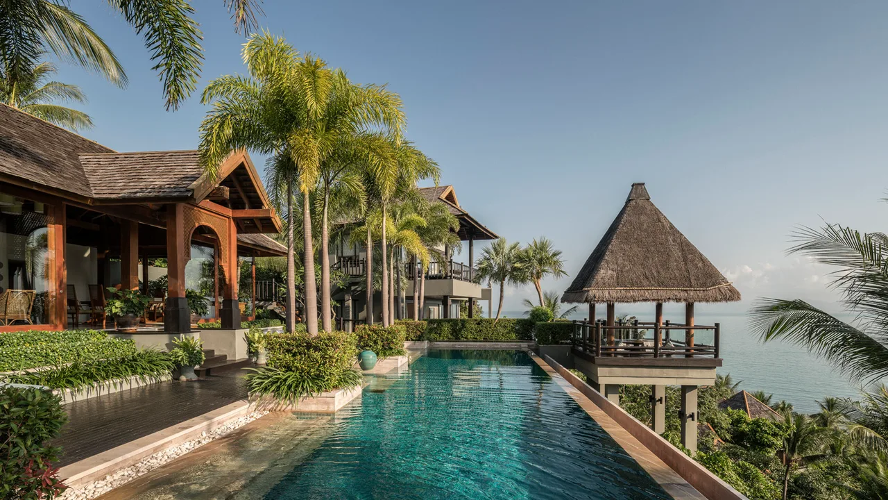 Four-Bedroom Presidential Residence Villa with Pool — مسكن رئاسي بأربع غرف نوم