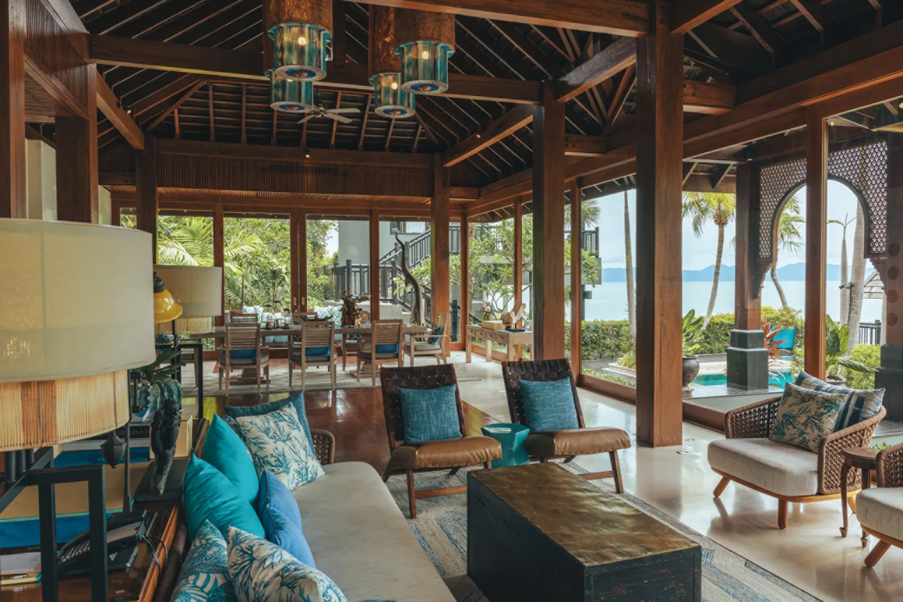 Four-Bedroom Presidential Residence Villa with Pool — مسكن رئاسي بأربع غرف نوم