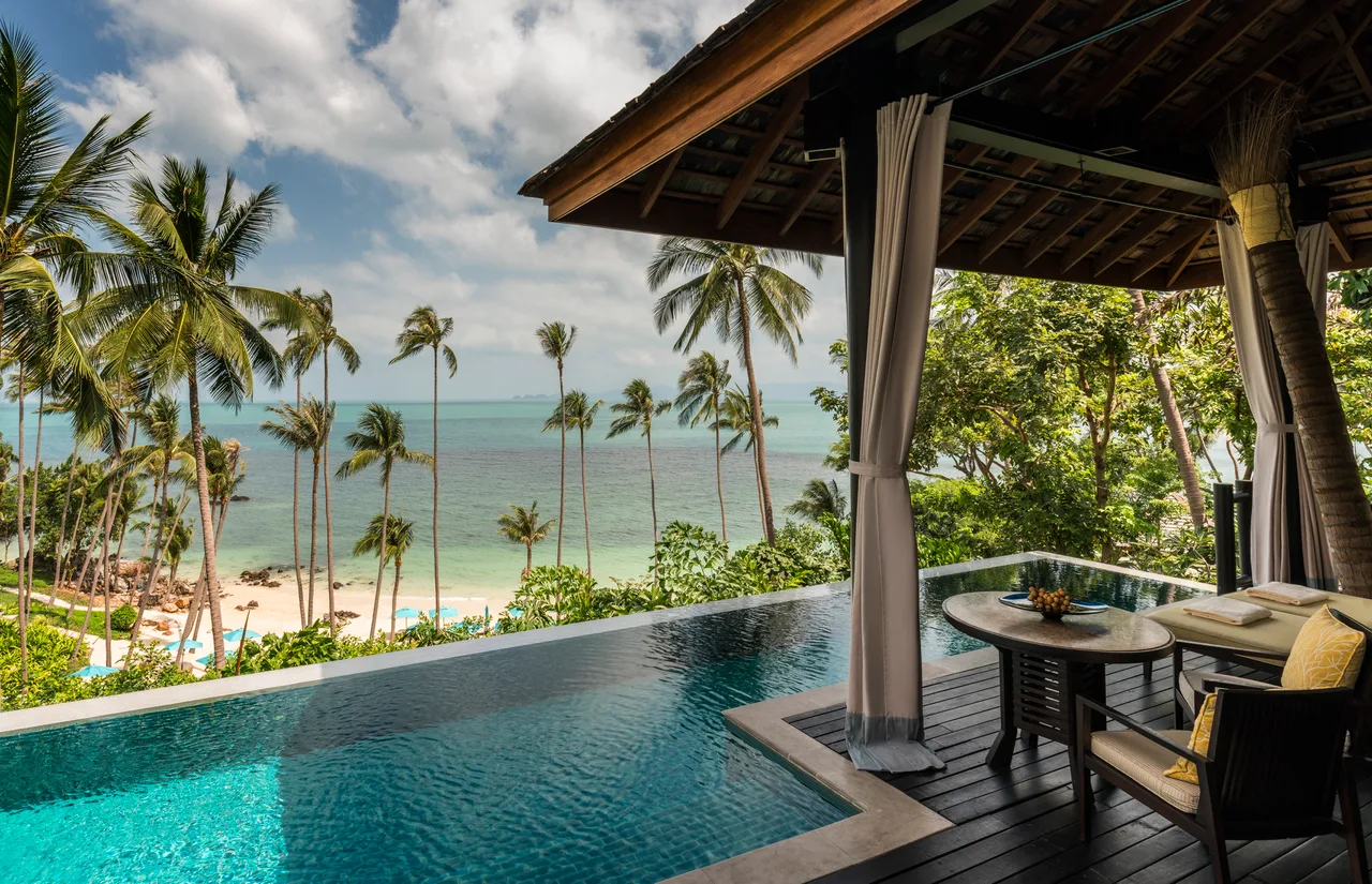 Oceanfront Pool Villa — فيلا بمسبح على خط الماء