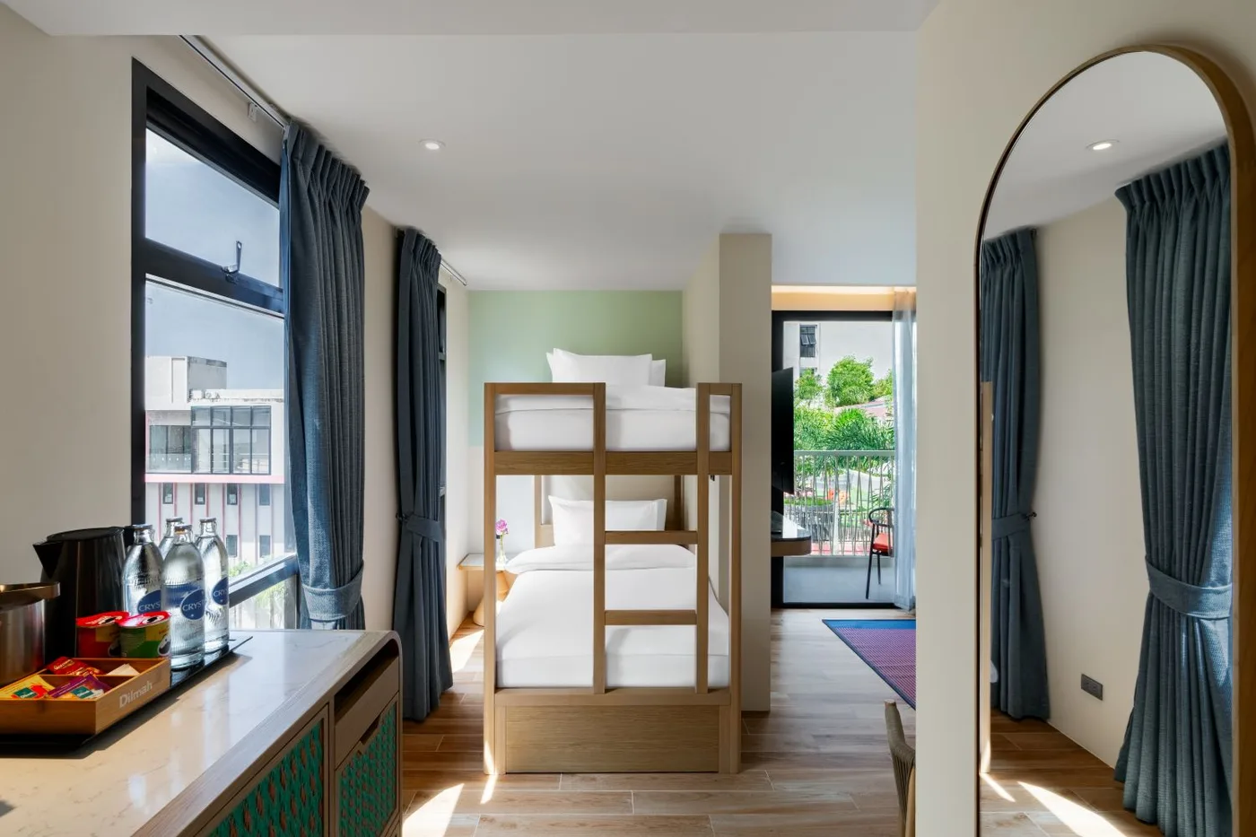 Premier Room with King Bed and Bunk Bed — بريمير بسرير كينغ وسرير بطابقين