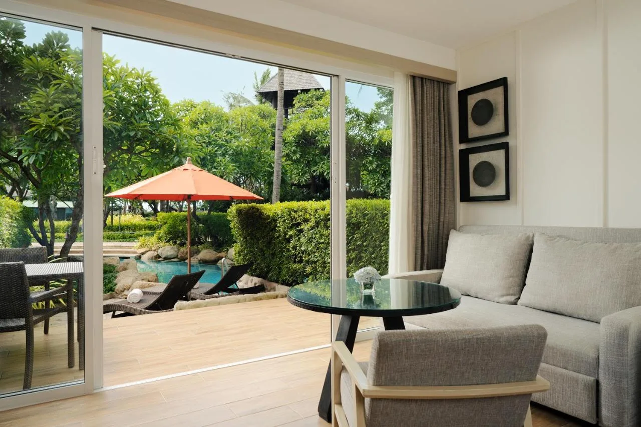 King Room - Pool Access