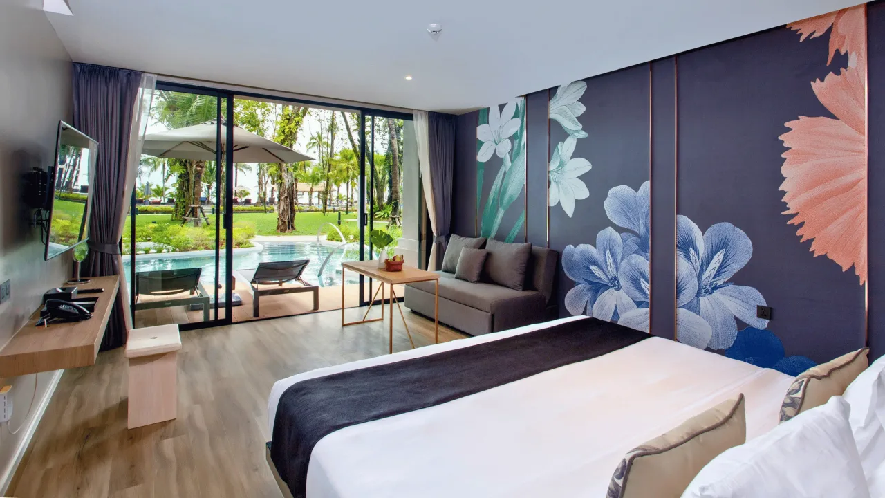 Seaside Pool Access