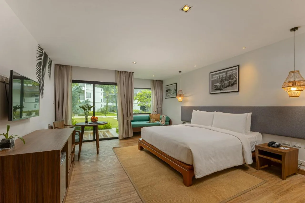 OUTRIGGER Khao Lak Beach Resort