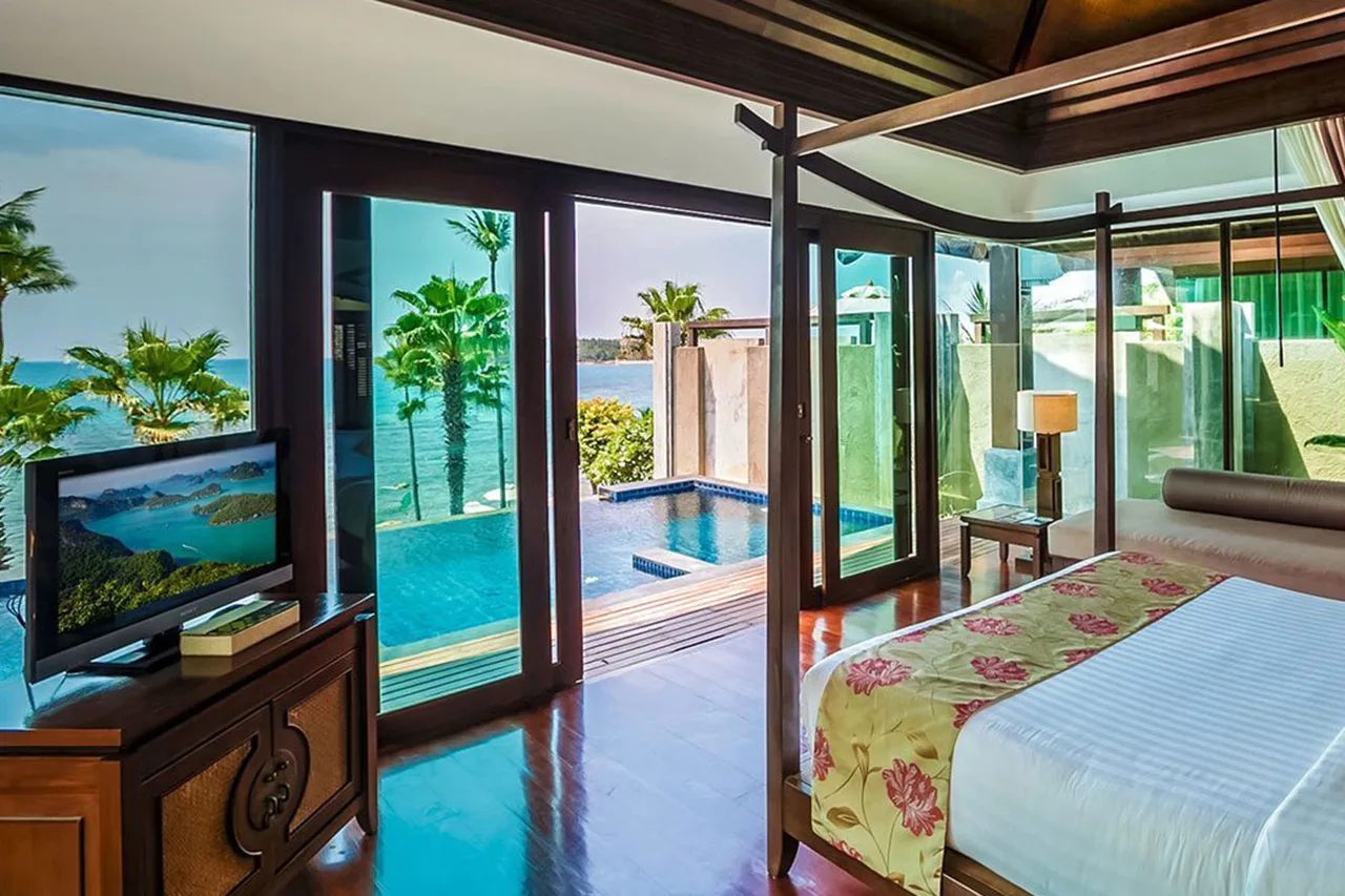 Pool Villa Beachside Seaview