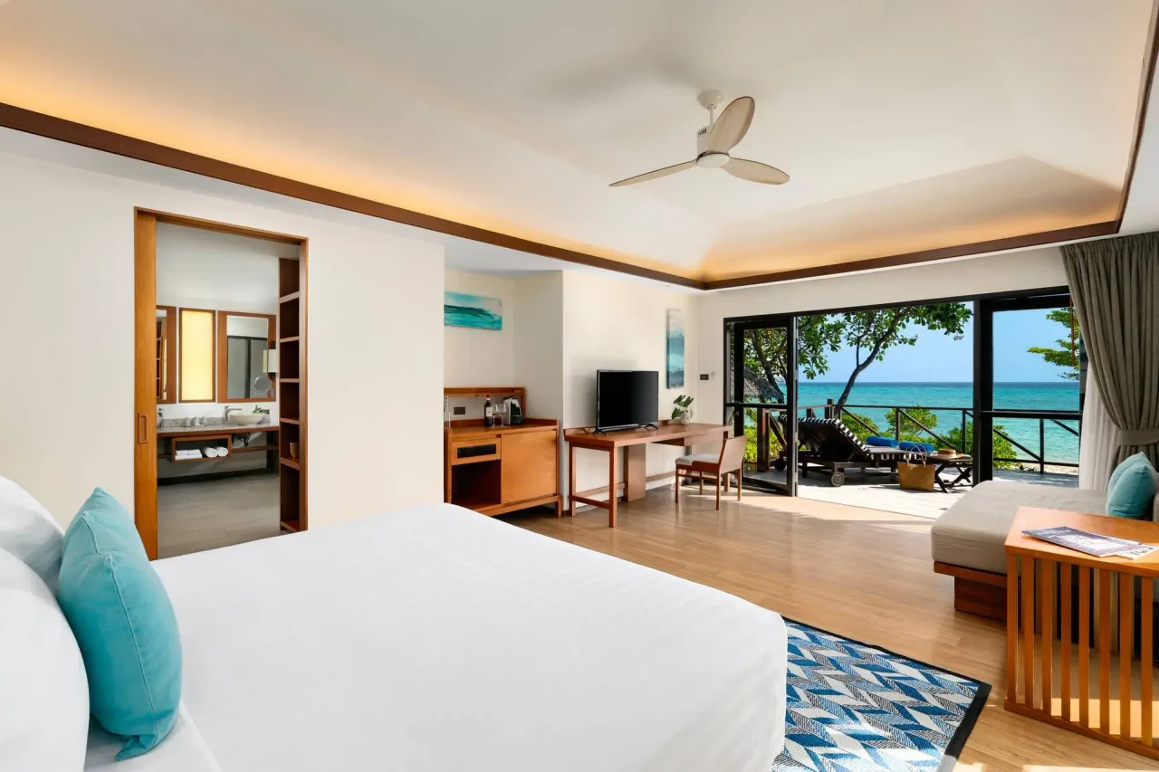 Beachfront Junior Suite