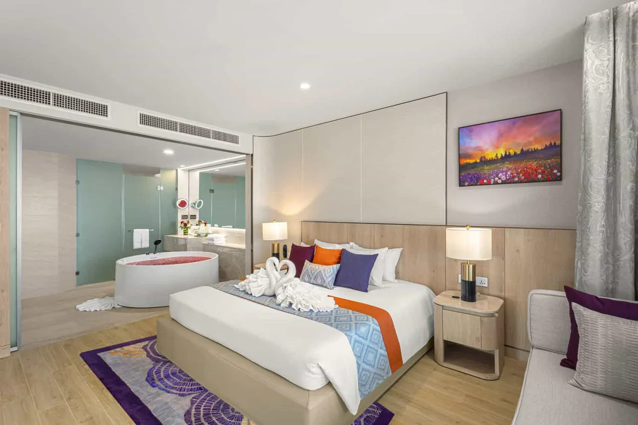 Regency Suite Thai Elegance & Thai Modern (1 Bedroom)