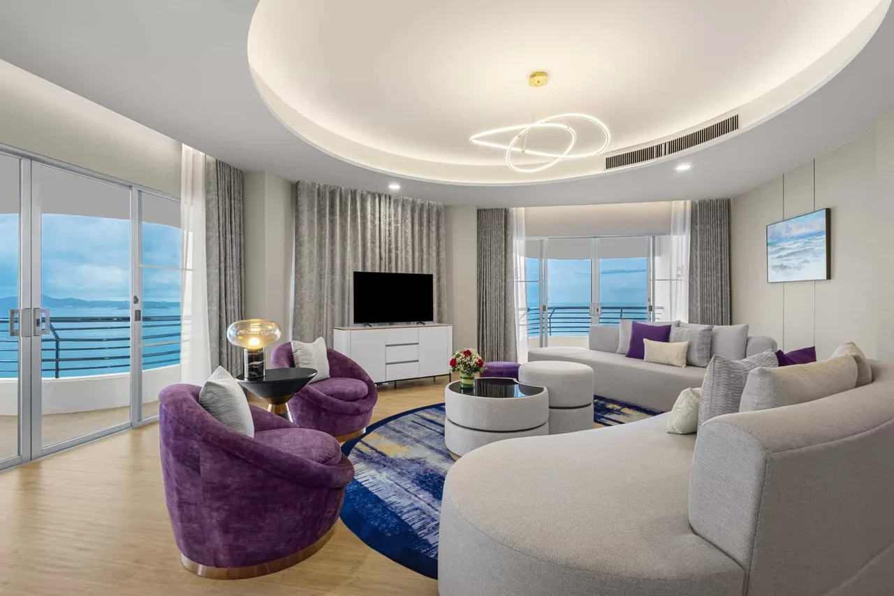 Regency Suite Thai Elegance & Thai Modern (2 Bedrooms)