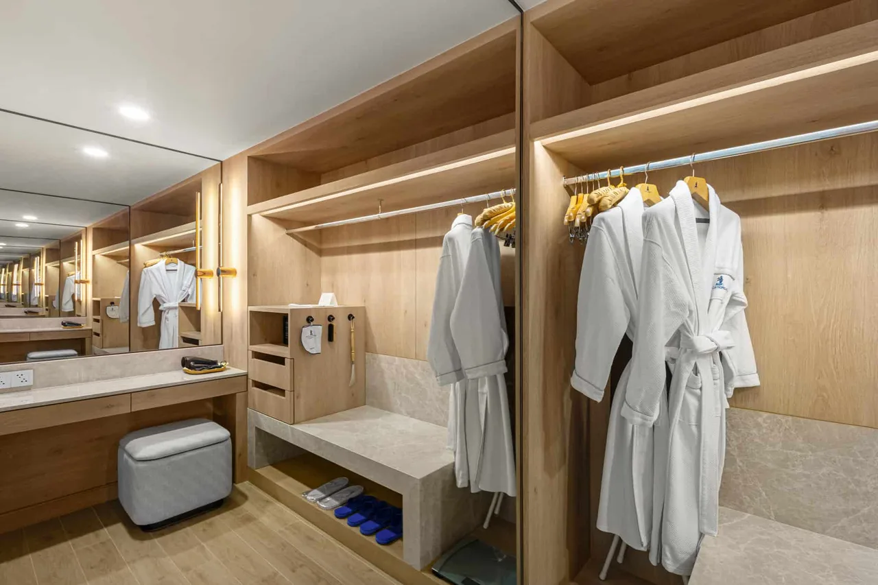 Regency Suite Thai Elegance & Thai Modern (2 Bedrooms)