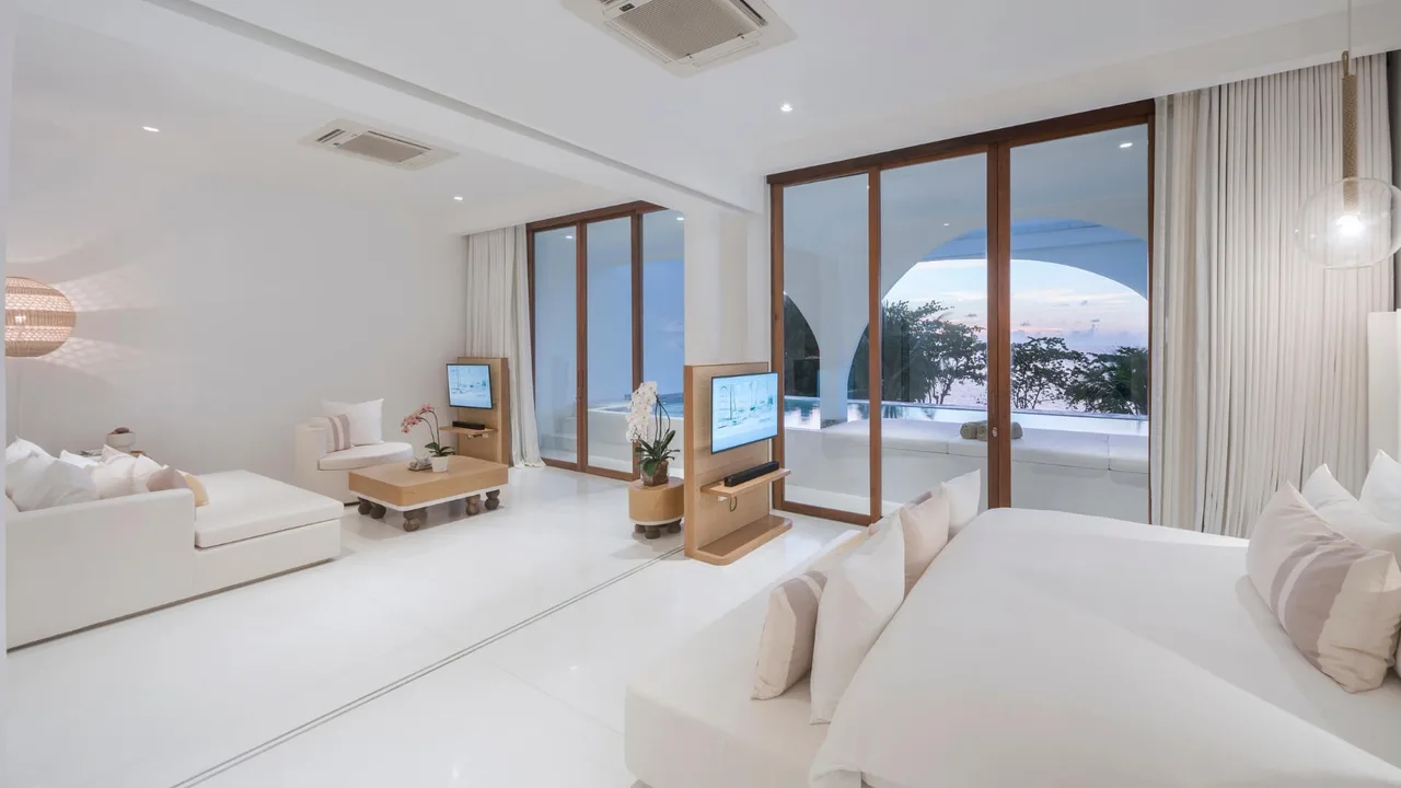 Oceanfront One Bedroom Pool Suite — סוויטת חדר שינה עם בריכה מול הים