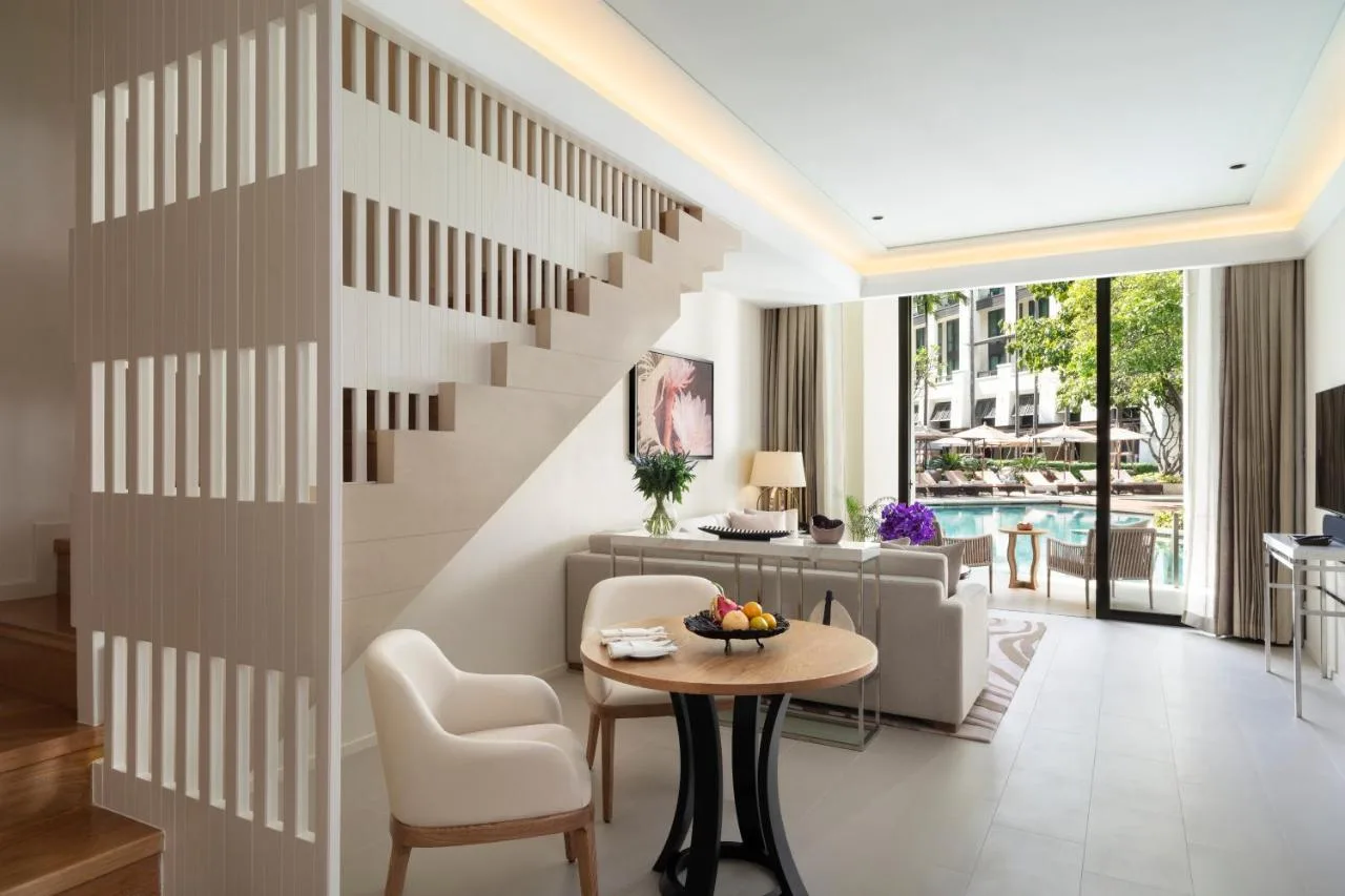 Duplex Cabana with Direct Pool Access - Lounge Access