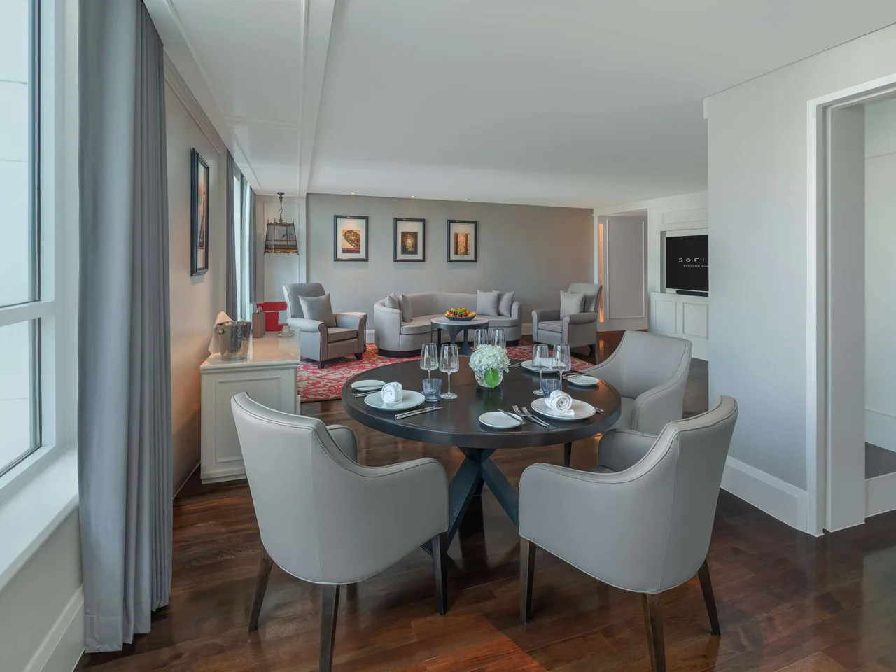 OPERA SUITE, 1 King Size Bed, Spacious Living Room, Club Millésime Access