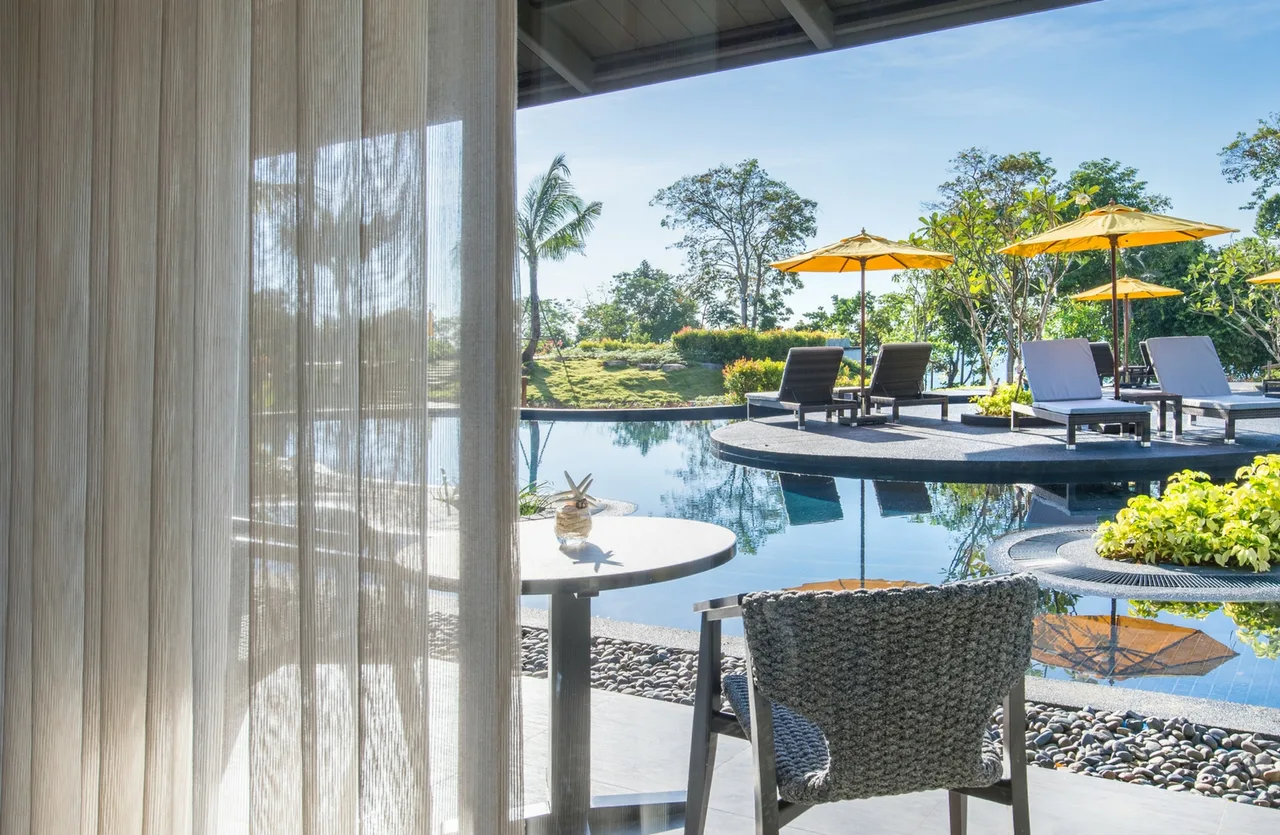 Seaview Pool Access