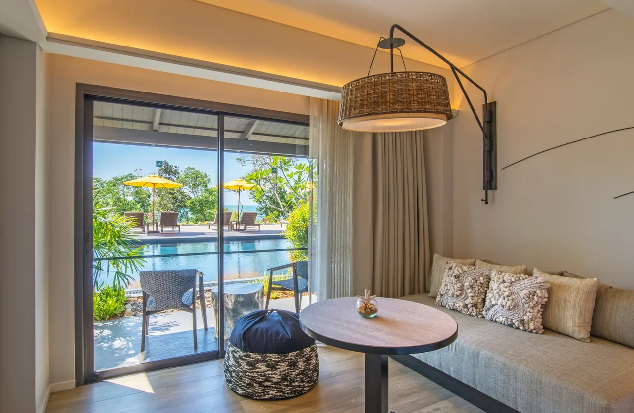 Seaview Pool Access