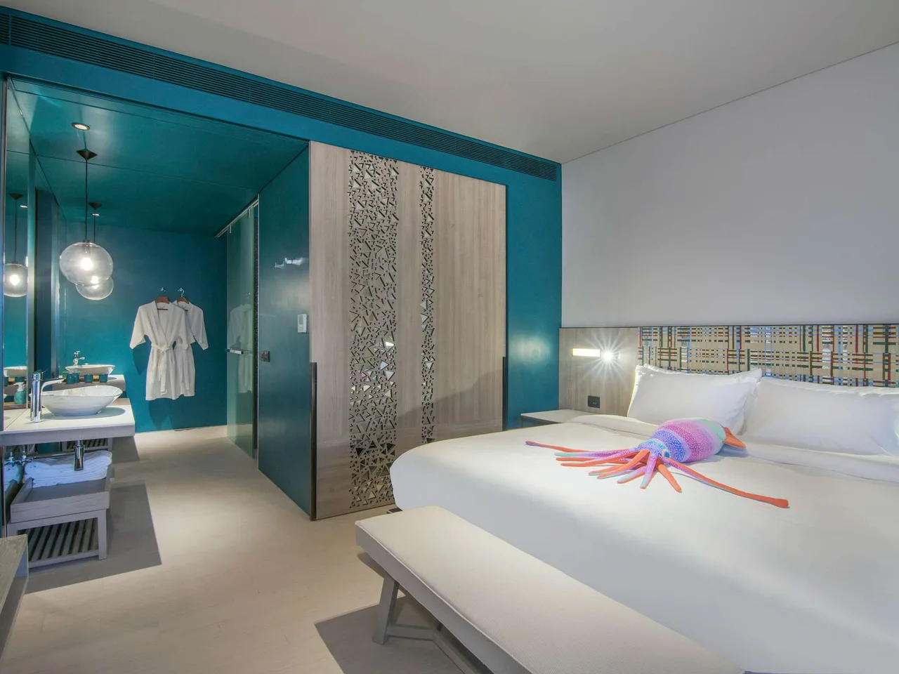 Pool Suite