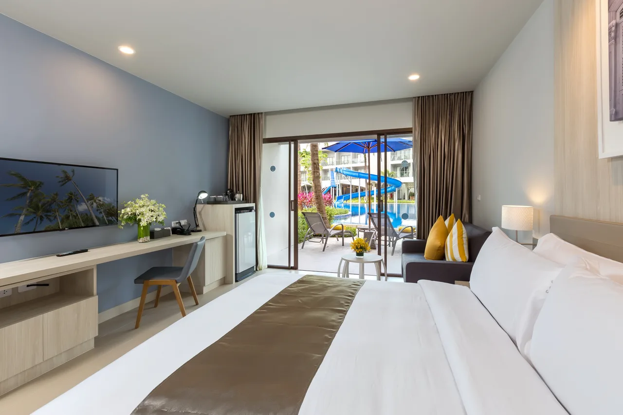 Deluxe Pool Access - Beach Wing
