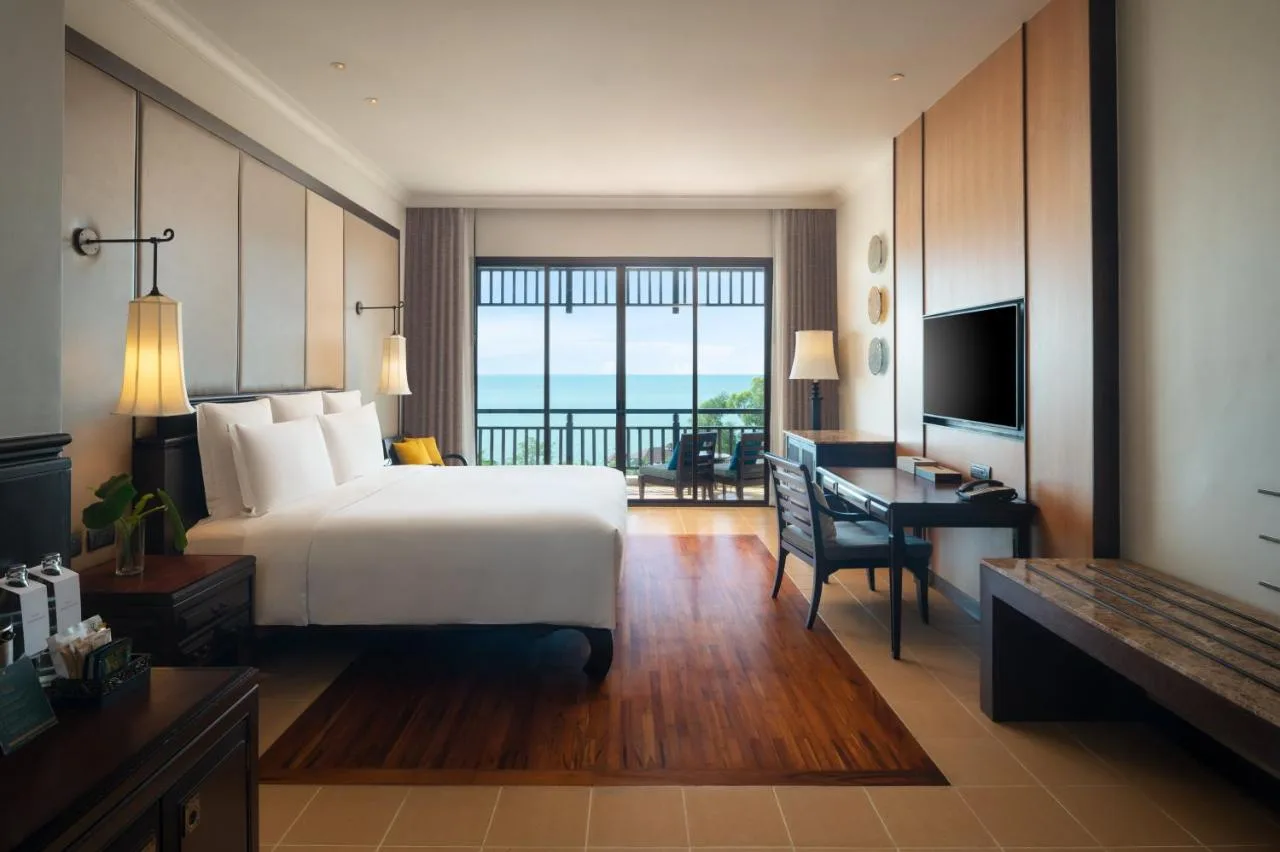 Classic King Room with Ocean View